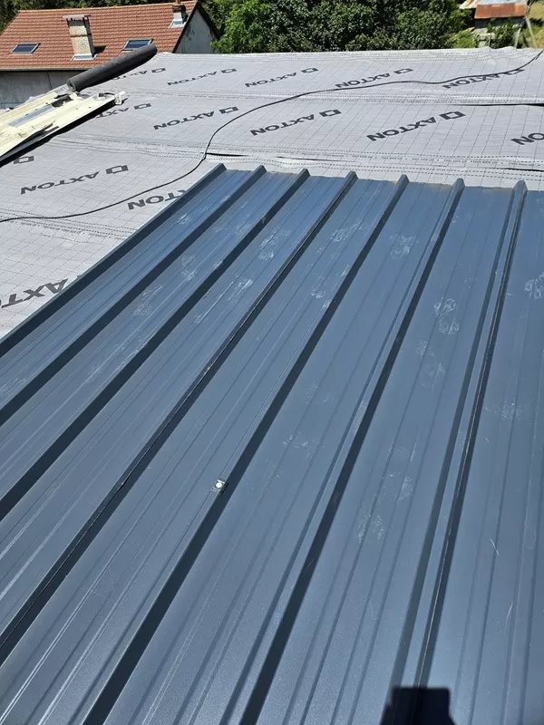 Pose de toiture bac acier, Coutras, DESJARDINS Construction Métallique